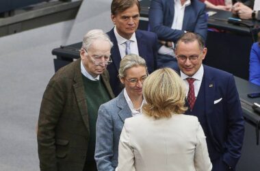 Klöckner will im Streit um Umgang mit AfD vermitteln