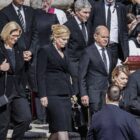Klöckner lobt Papst-Trauerfeier und lässt Fahnen auf Halbmast setzen