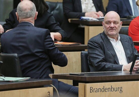 Crumbach rechnet nicht mit vorzeitigem Woidke-Rücktritt