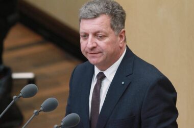 Bayerns Verkehrsminister sieht Klärungsbedarf bei Deutschlandticket