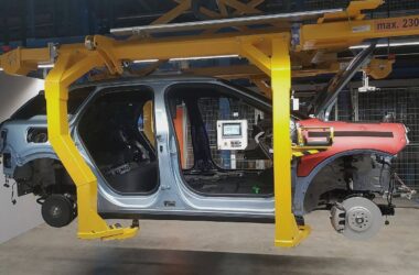 Experte erwartet Verlagerung deutscher Autoproduktion in die USA