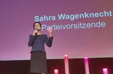 Wagenknecht will vorerst weiter Parteivorsitzende bleiben