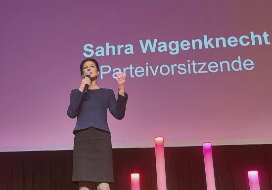 Wagenknecht will vorerst weiter Parteivorsitzende bleiben