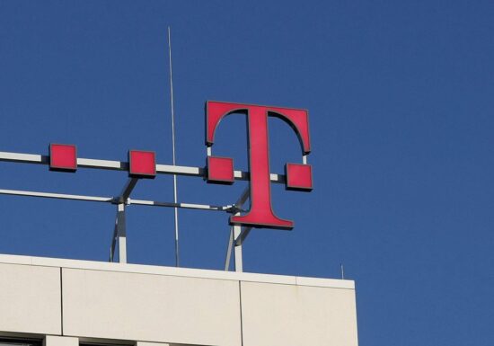 Banaszak rügt Telekom-Tochter für Aufgabe von Equality-Initiativen