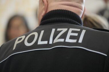 24-Jähriger flüchtet vor Polizei, baut tödlichen Unfall und kommt frei