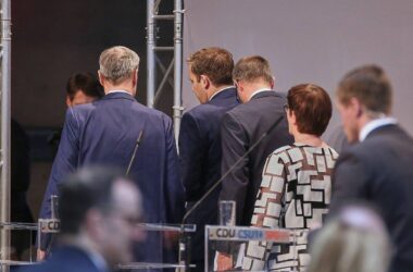 Umfrage: Koalitionsvertrag spaltet die Deutschen