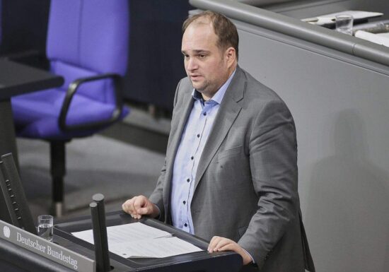 SPD-Vorstandsmitglied Roloff stärkt Esken den Rücken