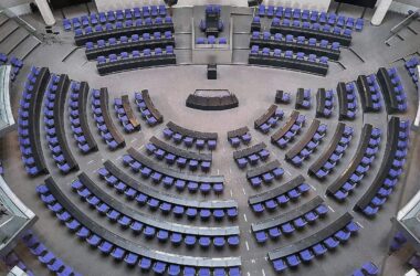 Bundestag soll im September früher aus der Sommerpause kommen