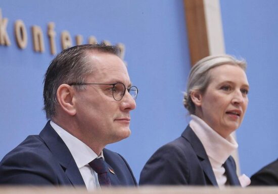 AfD reicht Klage und Eilantrag gegen Verfassungsschutz ein