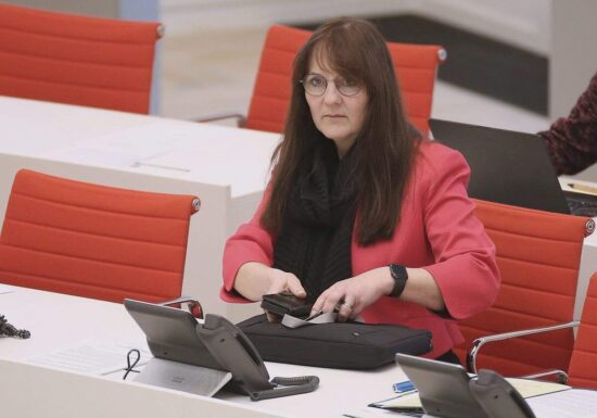 Brandenburgs Innenministerin erklärt Rücktritt
