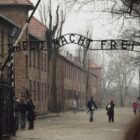 Jeder Fünfte für mehr Erinnerung an Nazi-Verbrechen