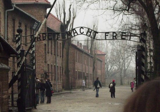 Jeder Fünfte für mehr Erinnerung an Nazi-Verbrechen
