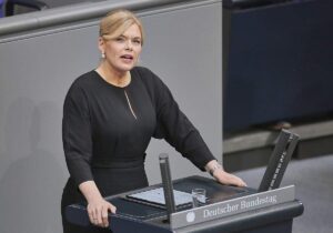 Bundestagspräsidentin zurückhaltend bei AfD-Verbot