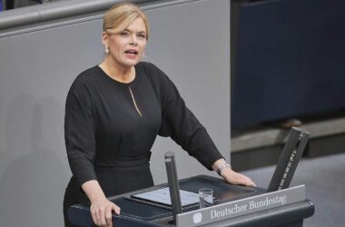 Bundestagspräsidentin zurückhaltend bei AfD-Verbot