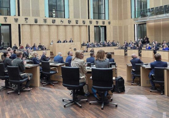 NRW startet Bundesratsinitiative für mehr schwimmende Photovoltaik