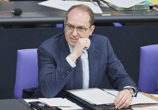 Dobrindt stoppt Familiennachzug von Migranten ohne Asylstatus