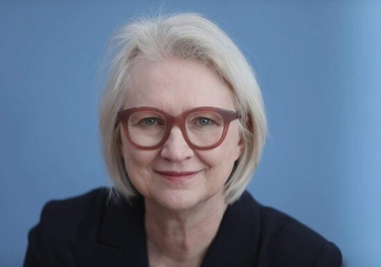 Rente: Schnitzer findet Eingliederung von Beamten "sinnvoll"