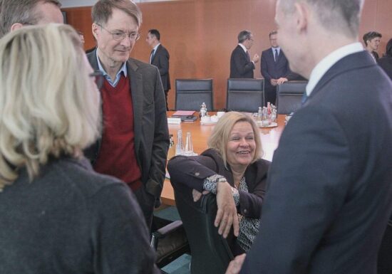 Lobbyverband "Bund der Steuerzahler" kritisiert Minister-Pensionen