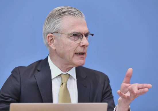 Wirtschaftsweiser für Leistungskürzungen in Pflegeversicherung