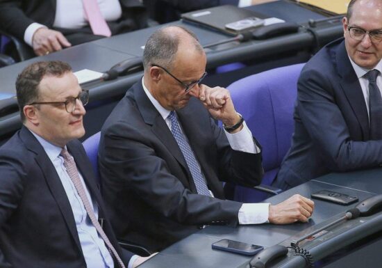 Kanzlerwahl: Fraktionen diskutieren über 2. Wahlgang