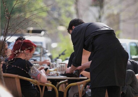 Datev: Umsatzsteuersenkung kommt für kleine Gastronomen zu spät