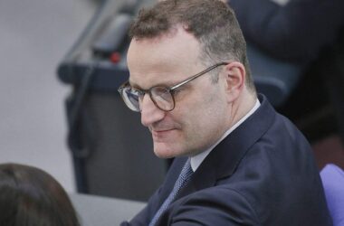 Spahn fordert besonnenen Umgang mit Waffenlieferungen an Israel