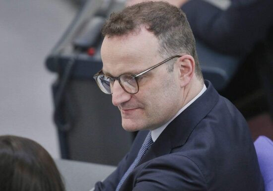 Spahn fordert besonnenen Umgang mit Waffenlieferungen an Israel