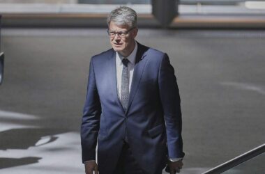 Verkehrsminister Schnieder steht zu Ja zum Deutschlandticket