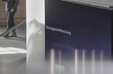 Kanzlerwahl: Wirtschaft fürchtet Schaden durch Hängepartie