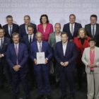Union und SPD unterzeichnen Koalitionsvertrag