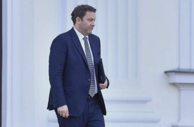 Grüne werfen Klingbeil Wortbruch und Haushaltstrickserei vor