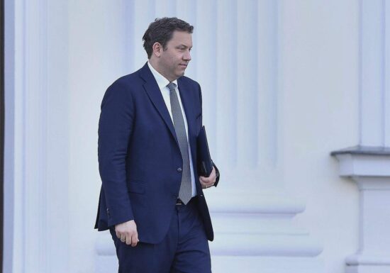 Grüne werfen Klingbeil Wortbruch und Haushaltstrickserei vor