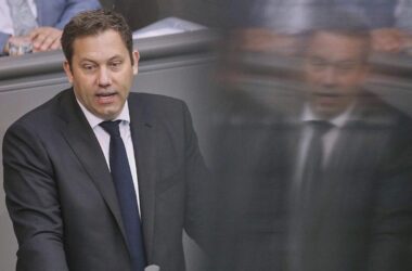 Klingbeil konfrontiert Bundestag mit gesetzgeberischem Kraftakt