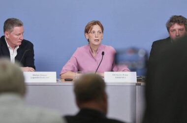 Bericht vorgestellt: Gefährdungen für Kinder im Netz nehmen zu