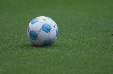 2. Bundesliga: Remis in Köln besiegelt Regensburg-Abstieg
