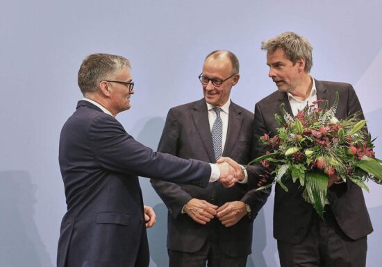 Bundespresseamt an neuen Regierungssprecher übergeben