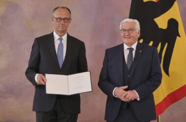Merz von Steinmeier zum Bundeskanzler ernannt