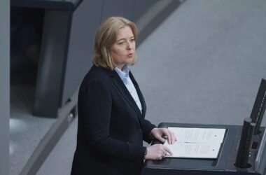 Bas ruft Firmen zu "Haltung und Standfestigkeit" gegenüber AfD auf