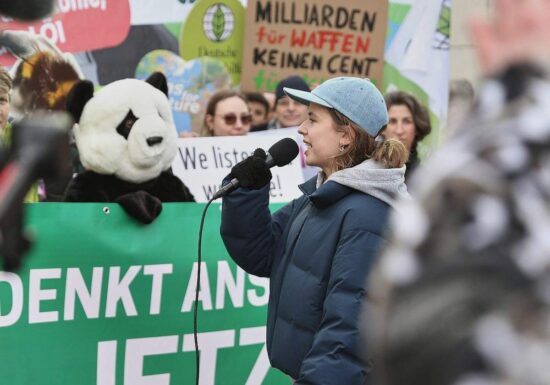 Neubauer warnt Regierung vor "Haushaltstricks" auf Kosten des Klimas