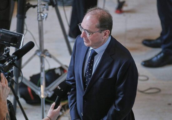 Dobrindt kündigt stärkere Kontrollen an Grenzen an