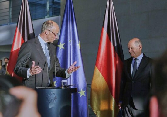 Bericht: Erste Merz-Erklärung von Scholz-Redenschreiber entworfen