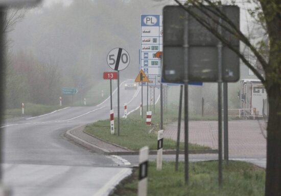 Rhein lobt verschärfte Grenzkontrollen als "starkes Signal"