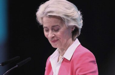 Von der Leyen mit Karlspreis ausgezeichnet