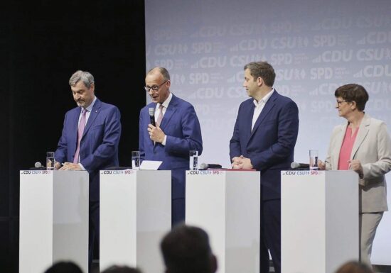 Linke sieht "angekündigten Rechtsbruch" im Koalitionsvertrag