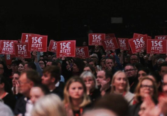 SPD stellt Mindestlohn von 15 Euro für 2026 in Aussicht