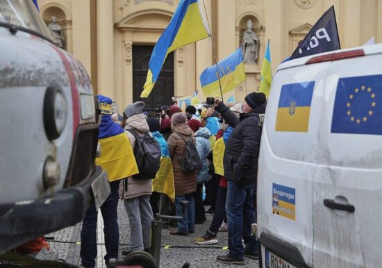 Ukraine: Merz fordert vor Verhandlungen Waffenruhe