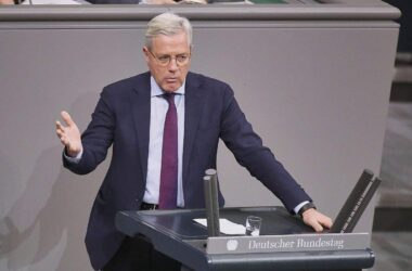 Röttgen plädiert für Beschlagnahme russischen Staatsvermögens