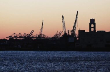 Wirtschaftsforscher fürchtet Exporteinbruch um 80 Prozent