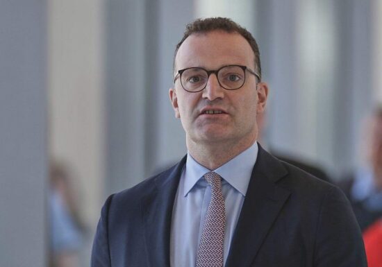 Spahn mahnt zu schnellen Entscheidungen zur Wirtschaftsstärkung