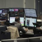 Dax startet klar im Plus - gemischte Bilanzen bei Tech-Riesen